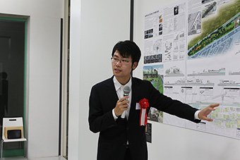 修士制作代表者(李一純)プレゼンテーション