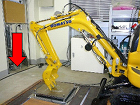 神戸大の実験機での鉛直押付け実験の様子