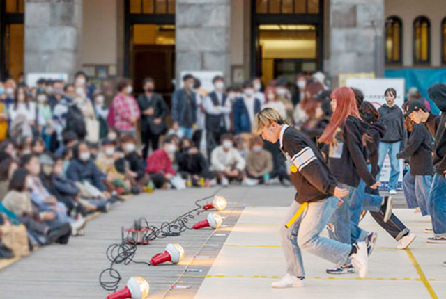 Performances on a wooden deck