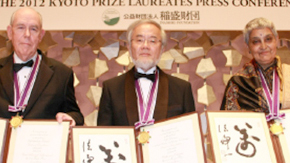 Professor Yoshinori Ohsumi at the 2012 Kyoto Prize Presentation Ceremony