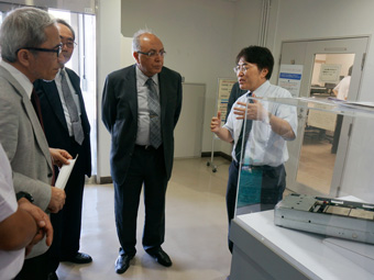 President El-Gohary receiving an explanation about the super computer
