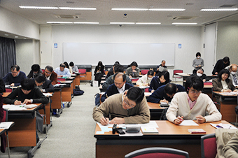Hands-on tutoring session during the lecture
