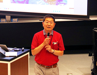 Institute Professor Akio Hosoya