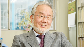 Honorary Professor Yoshinori Ohsumi receives the 20th Keio Medical Science Prize