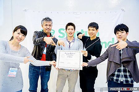 Winning team with Yamazaki (center)