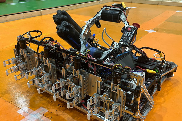 Kusaka, Team Maquinista's first robot