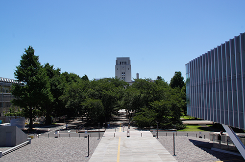 総合受付（図書館前広場）