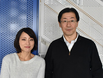 左：相田真里さん、右：沖野晃俊准教授