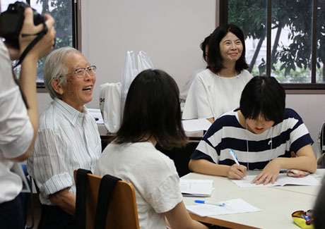 It's fun to study linguistics with Dr. Hideki Shirakawa, Nobel prize laureate in chemistry, at TokyoTech!