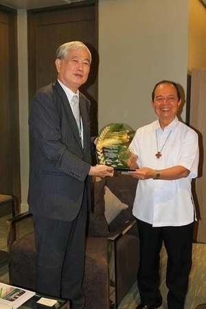 Professor Nobuaki Otsuki recognized by De La Salle University
