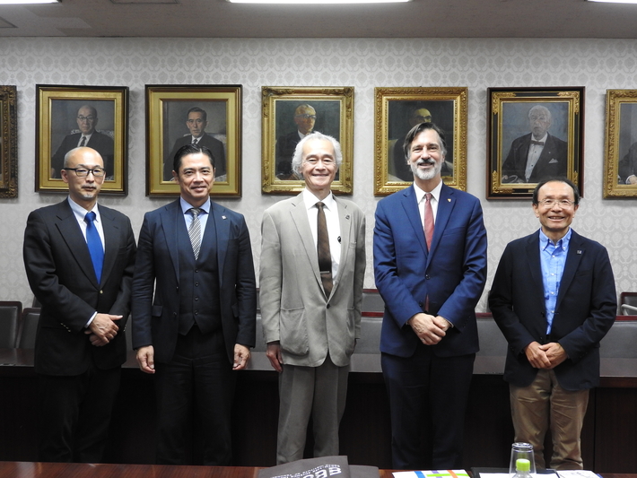 Professor Ian Rowlands, Associate Vice-President for International of University of Waterloo visits Tokyo Tech
