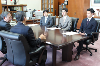 President and former Executive Vice President congratulating recipients