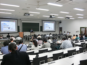 Briefing session for high school students