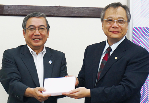 President Mishima (left) and Vice President Tuchung Lee (right)