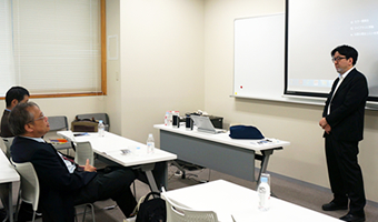 Vice President Tuchung Lee (left) and Professor Yamada (right) at EEI Building