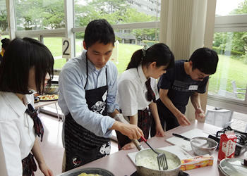 Preparing the white sauce