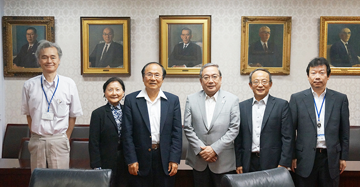 (From left) Vice President Satoh, Mrs. Yang, Chancellor Yang, President Mishima, Associate Vice Chancellor Cheng, and Vice President Sekiguchi