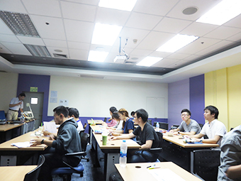 Tokyo Tech students attending the TAIST AE lectures