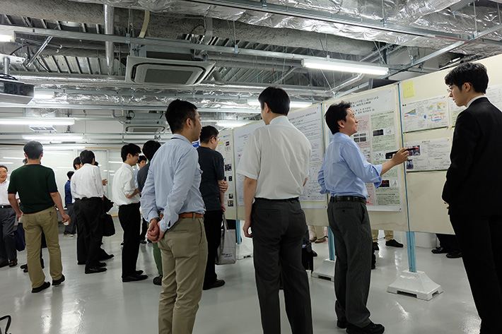 Q&A time during the poster session