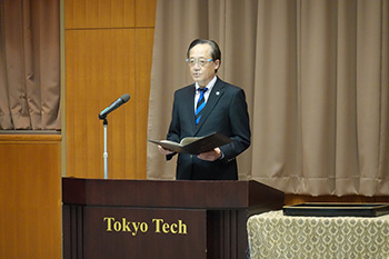 President Kazuya Masu congratulating the 2020 recipients
