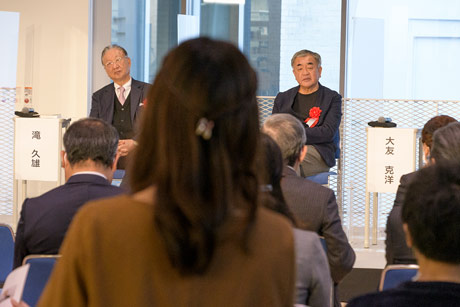 Taki (left) and Kuma taking questions from students