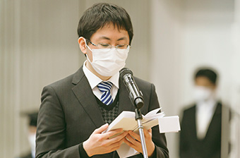 Speech by valedictorian Ryo Takahashi at master's and doctoral degree graduation ceremony