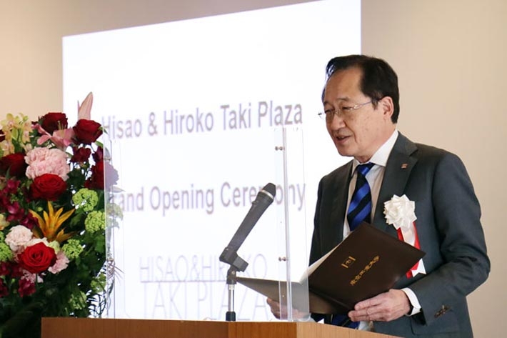 Tokyo Tech President Kazuya Masu welcomes guests