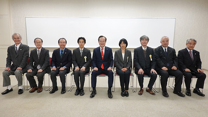 Award recipients with Tokyo Tech executives