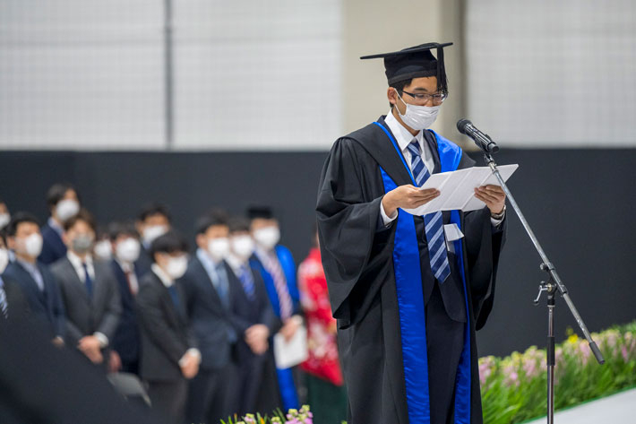 Speech by valedictorian Yasunobu Asawa at master's and doctoral degree graduation ceremony
