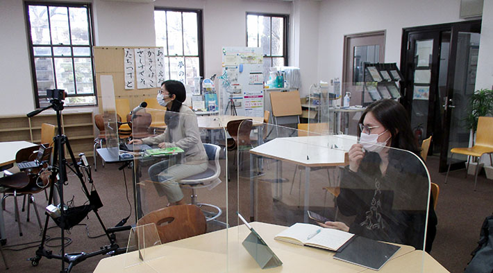 Japanese Section staff at International Student Lounge