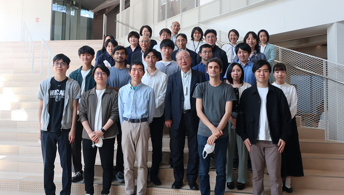 Future Creation Challenge finalists with alumnus Hisao Taki