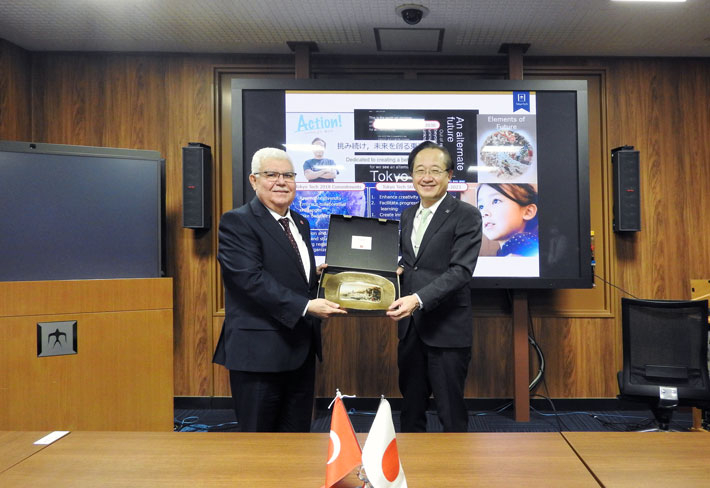 Left: TJU Rector Bekir Sami Yilbas; right: Tokyo Tech President Kazuya Masu