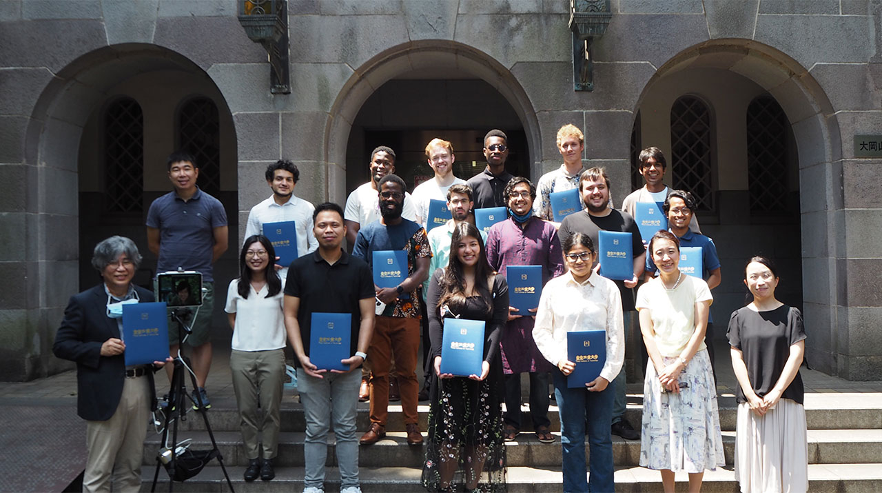 Fifteen international students complete Intensive Japanese Course