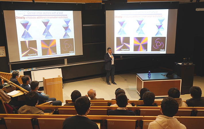 Dr. Konstantin Novoselov and the audience during the lecture