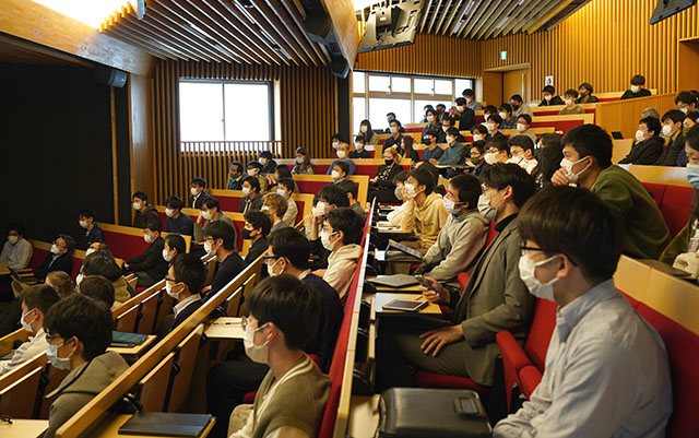 The audience during the lecture