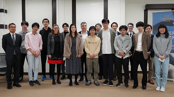 Group photo of the participants of the round table discussion