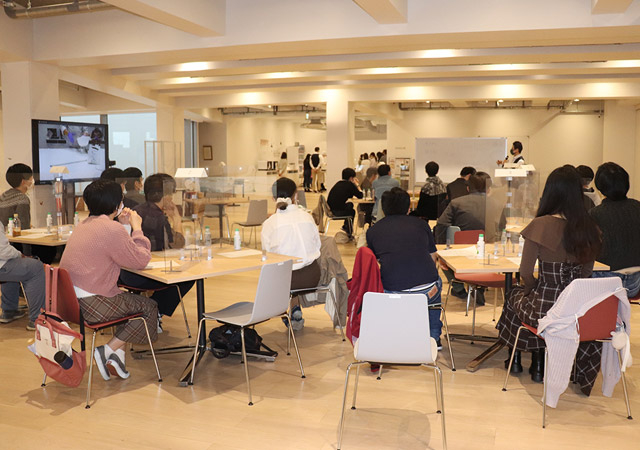 Participants listening to explanation in Lecture Zone