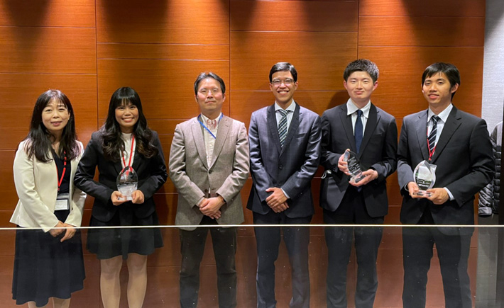 (from left) Assoc. Prof. Nagata, Kraiwuttianant, mentor Matsuzawa, Yosandi, Sorita, Sato