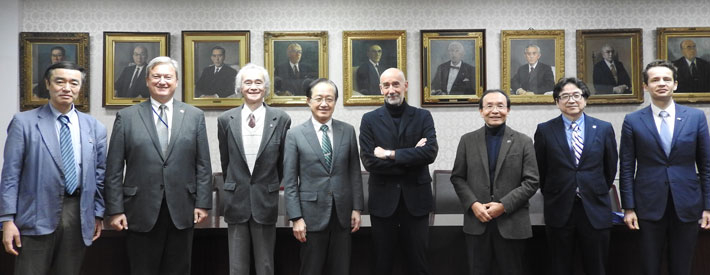 From left: Vice President Hayashi, First Counsellor of the Delegation of the European Union to Japan Dr. Gediminas Ramanauskas, Provost Sato, President Masu, Ambassador Paquet, Executive Vice President Watanabe, Senior Aide to the President Oshima, and Science and Technology Advisor, Delegation of the European Union to Japan Tom Kuczynski.