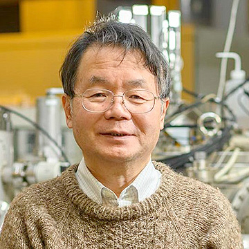 Honorary Professor Hideo Hosono