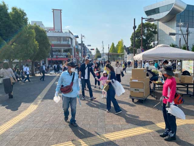 Litter cleanup event together with local residents