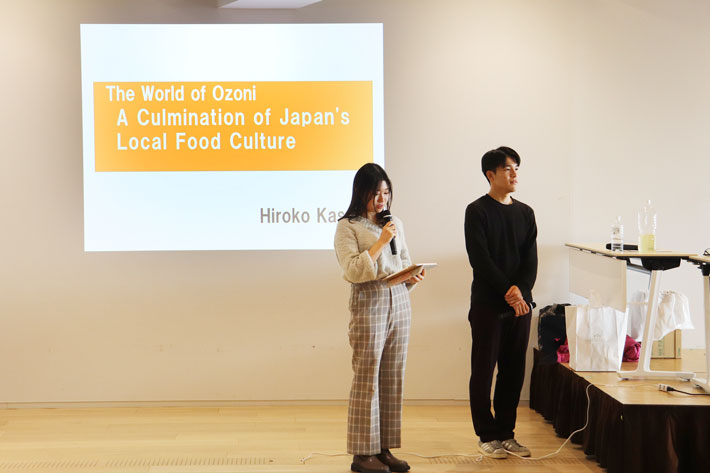 Student moderators Yanagase (left) and Hashimoto