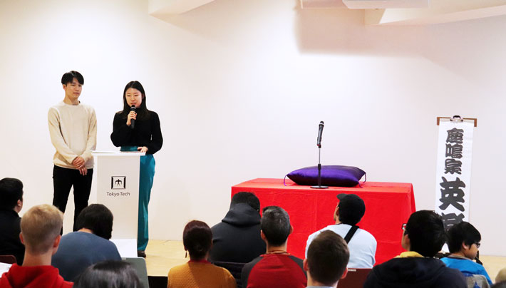 Student moderators Hashimoto (left) and Yanagase