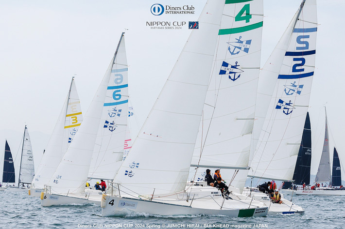 GRADs in boat no. 4 early in race