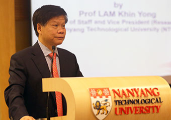 NTU Chief of Staff and Vice President (Research) Lam addressing the joint workshop