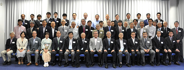 Alumni Association representatives and officials who attended luncheon hosted by president