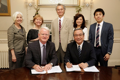 (back from left) Dr. Wozencraft, Associate Provost Dallman, Vice President Satoh, Tokyo Tech staff Noriko Ito and Naoki Ozawa (front from left) Provost Stirling and President Mishima