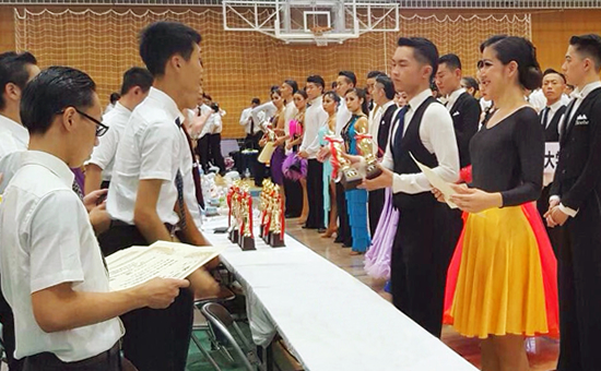 Daiju Sato and Noi Kimura (Sugino Fashion College) Winners of both rumba and cha-cha for 1st-year students, Wamu Kaneko and Minami Sakae (Shirayuri University) 3rd place in cha-cha and 4th place in rumba for 1st-year students