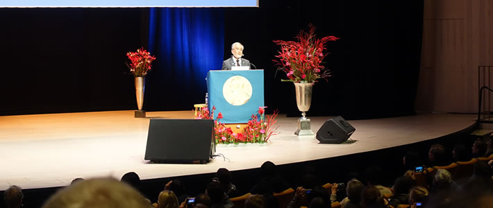 Yoshinori Ohsumi delivering his Nobel Lecture