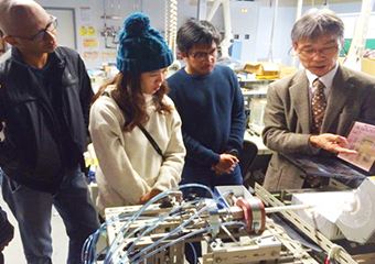 Visit to Professor Hanamura's laboratory at the School of Engineering